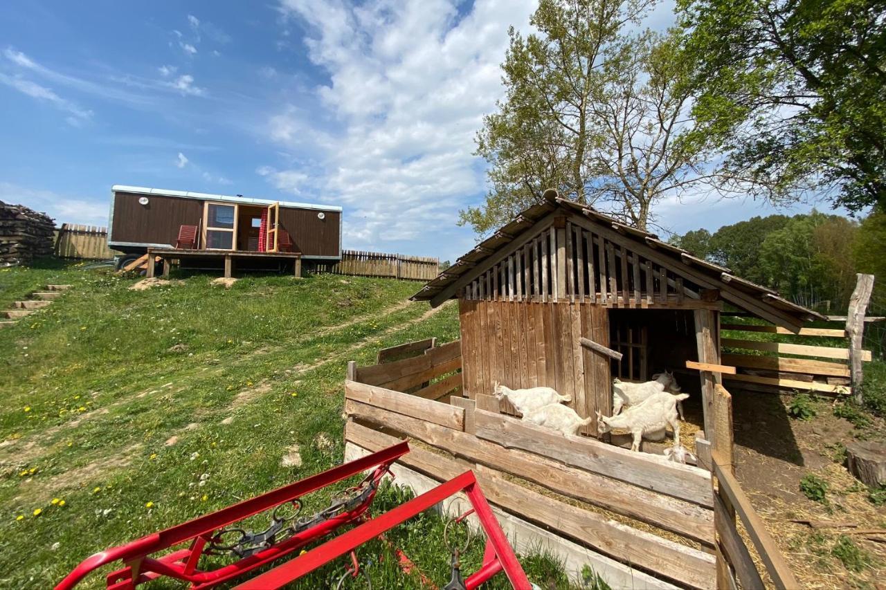 Hotel Maringotka Na Samote Na Kozi Farme Pobezovice Exterior foto