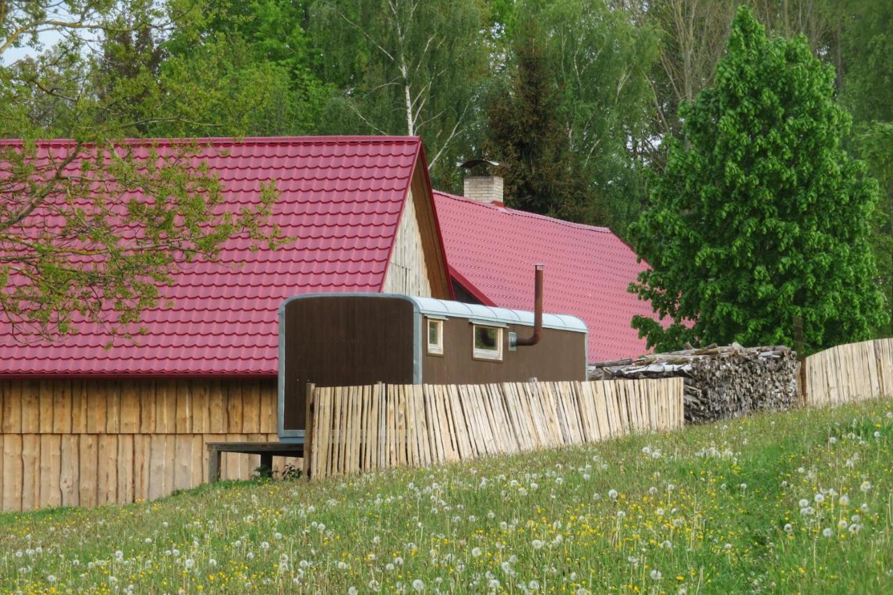 Hotel Maringotka Na Samote Na Kozi Farme Pobezovice Exterior foto